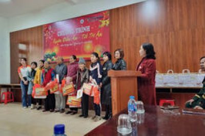 Trường Tiểu học Ninh Tiến tham gia Chương trình: “Gặp mặt, tặng quà tri ân các mẹ Việt Nam anh hùng, các gia đình Liệt sĩ có hoàn cảnh khó khăn trên địa bàn Tỉnh Ninh Bình nhân dịp Tết nguyên đán Ất Tỵ 2025”